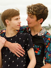 Beach Boners - Gay boys pics at Twinkest.com