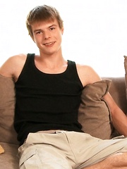 CASTING COUCH: Ross Dempsey - Gay boys pics at Twinkest.com