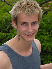Sexy boy showing his nakeed body without shy - Gay boys pics at Twinkest.com