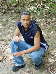 Handsome latin twink strips and poses outdoors - Gay boys pics at Twinkest.com