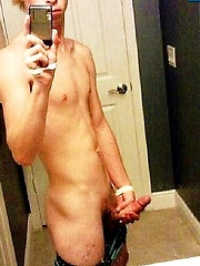 Hot butt and cock of the cute teen guy - Gay boys pics at Twinkest.com