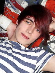 Cute emo boy Rhys Casey jerks off - Gay boys pics at Twinkest.com