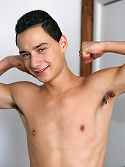 Cute face, nice lean body, long dick - Gay boys pics at Twinkest.com