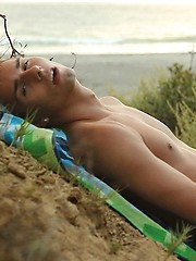 Jacobey London jerks off on a nude beach while checking out other hot naked guys - Gay boys pics at Twinkest.com