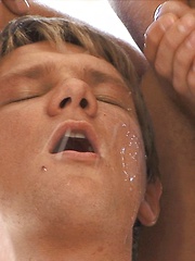 Kinky boys work on one of the biggest cock in a blowjob orgy - Gay boys pics at Twinkest.com