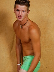 Hot young boy posing naked and jcacking off his uncut - Gay boys pics at Twinkest.com