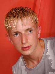 White-haired twink plays with cock - Gay boys pics at Twinkest.com