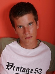 Twink jerking his sweet uncut dick - Gay boys pics at Twinkest.com