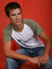 Twink jerking his sweet uncut dick - Gay boys pics at Twinkest.com