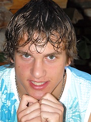 Straight euro boy posing on the backyard - Gay boys pics at Twinkest.com