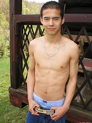 Straight boy Lee posing outdoor - Gay boys pics at Twinkest.com