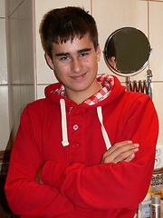 Quality bathroom time with Paulo - Gay boys pics at Twinkest.com