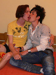HMBoys hot threesome make their marks - Gay boys pics at Twinkest.com
