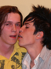 HMBoys hot threesome make their marks - Gay boys pics at Twinkest.com