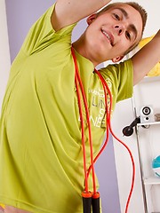 The seductive straight twink Lenny Evans that makes everyone horny - Gay boys pics at Twinkest.com
