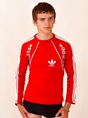 Sporty butt of straight Danny Roulier will turn you on - Gay boys pics at Twinkest.com