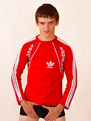 Sporty butt of straight Danny Roulier will turn you on - Gay boys pics at Twinkest.com