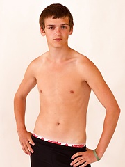 Sporty butt of straight Danny Roulier will turn you on - Gay boys pics at Twinkest.com