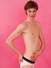 Joel Martin, straight basketball player exposes body - Gay boys pics at Twinkest.com