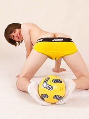 Handsome playful Jason Tanny is showing anal hole - Gay boys pics at Twinkest.com