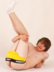 Handsome playful Jason Tanny is showing anal hole - Gay boys pics at Twinkest.com