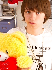 Jason Tanny is posing for the first time on camera - Gay boys pics at Twinkest.com