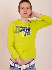 Straight 18 y.o. Kenny Cole poses first-time on cam - Gay boys pics at Twinkest.com
