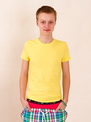 Cute blonde guy Matthew Philipps poses first-time - Gay boys pics at Twinkest.com