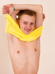 Cute blonde guy Matthew Philipps poses first-time - Gay boys pics at Twinkest.com