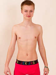 Cute blonde guy Matthew Philipps poses first-time - Gay boys pics at Twinkest.com