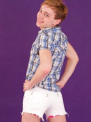 Liking 19 y.o. cutie Max Best in his close-up photo show - Gay boys pics at Twinkest.com