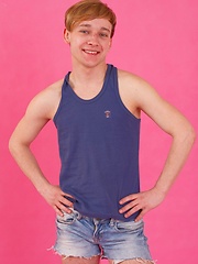 Cute youngster Max Best cutting wide swath - Gay boys pics at Twinkest.com