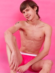 18 y.o. straight Johny Nightwill showing his exclusive body first-time before camera - Gay boys pics at Twinkest.com