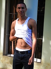 Meet 18 year old Domingo from Dominican Republic - Gay boys pics at Twinkest.com