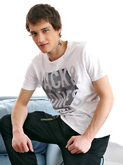Luda Wayne strokes his sweet cock - Gay boys pics at Twinkest.com