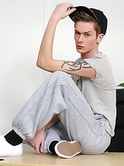 Horny Office Guy Gets A Real Hard Fuck From Common Chav Boy! - Gay boys pics at Twinkest.com