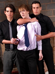 Brit twink gets grabbed and fucked - whats more he loves it! - Gay boys pics at Twinkest.com