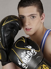 Tim Law Boxes Clever To Get Fuckin Hammered Round The Ring! - Gay boys pics at Twinkest.com