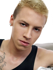 Hot blonde club boy Jonny B. Good - Gay boys pics at Twinkest.com