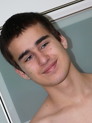 HMBoy Pavol is looking for love! - Gay boys pics at Twinkest.com
