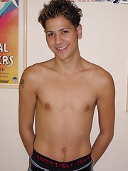 Xavier shows off the family jewels - Gay boys pics at Twinkest.com
