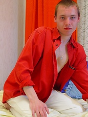 Hungarian Istvan produces the goulash - Gay boys pics at Twinkest.com