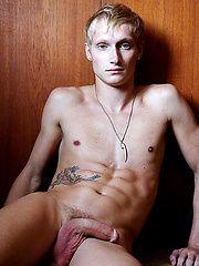 Ty Roderick Breaks In Max Carter - Gay boys pics at Twinkest.com