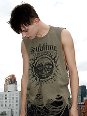 Frankie V. Goes to New York City - Gay boys pics at Twinkest.com
