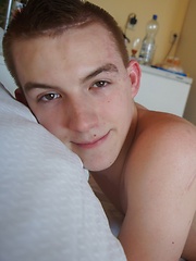 Prague HMBoy Rosta learns a good lesson - Gay boys pics at Twinkest.com