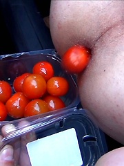 Emo boy ass tasting tomatoes - Gay boys pics at Twinkest.com