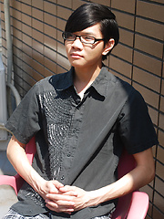 Japanese boys kissing and taking each others clothes off - Gay boys pics at Twinkest.com