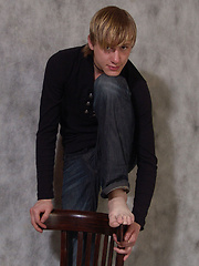 Tender twink Mark has one hell of a big cock - Gay boys pics at Twinkest.com