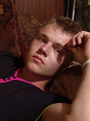 Muscled twink Alick rubs down his finely-tuned physique for the camera - Gay boys pics at Twinkest.com