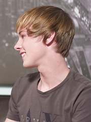 The sexy Christian Collins makes his return to Helix in this unforgettable LIVE show - Gay boys pics at Twinkest.com